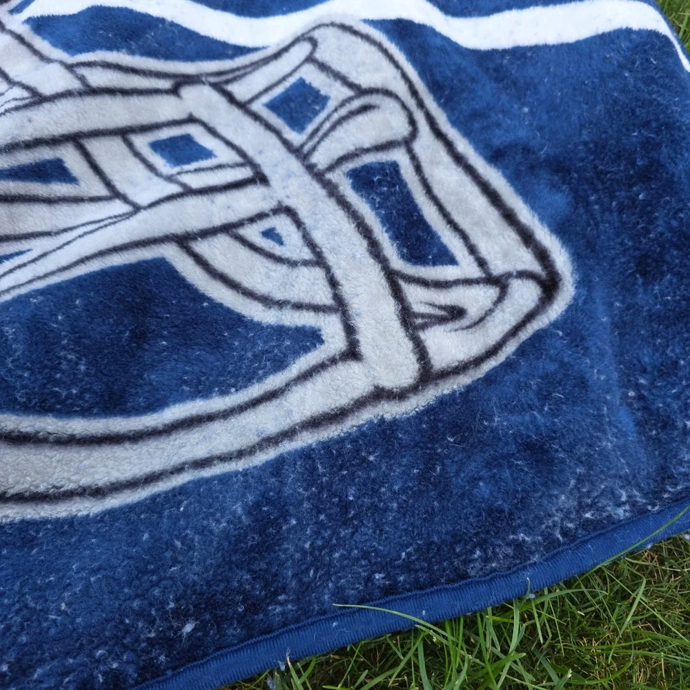 Dallas Cowboys NFL Plush Raschel Throw Blanket Navy Blue Silver 52x72 Football